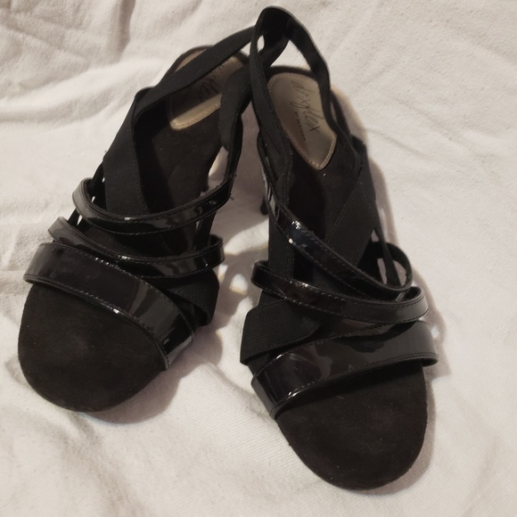 Dexflex by Dexter Women's Strappy Heels size 7.5 - Picture 1 of 5